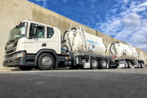 Vacuum Rigid with 4 Axle Dog Trailer