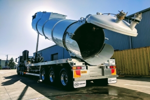 Vacuum Tipper Tanker